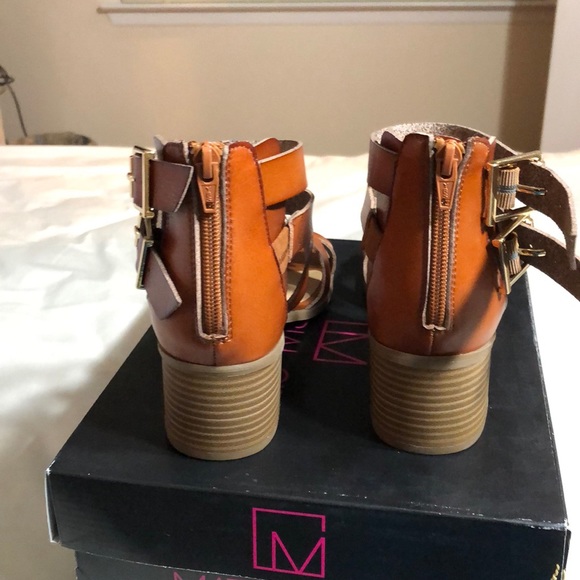 Heels - Picture 4 of 4